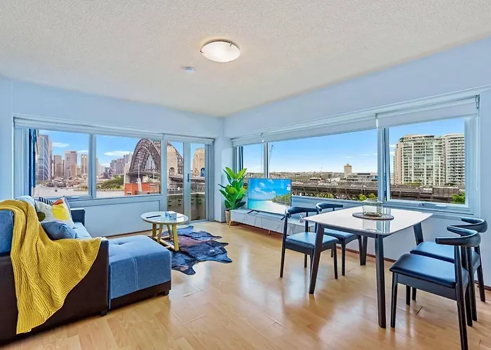 Bridge View 2 Bed Apt At Kirribilli