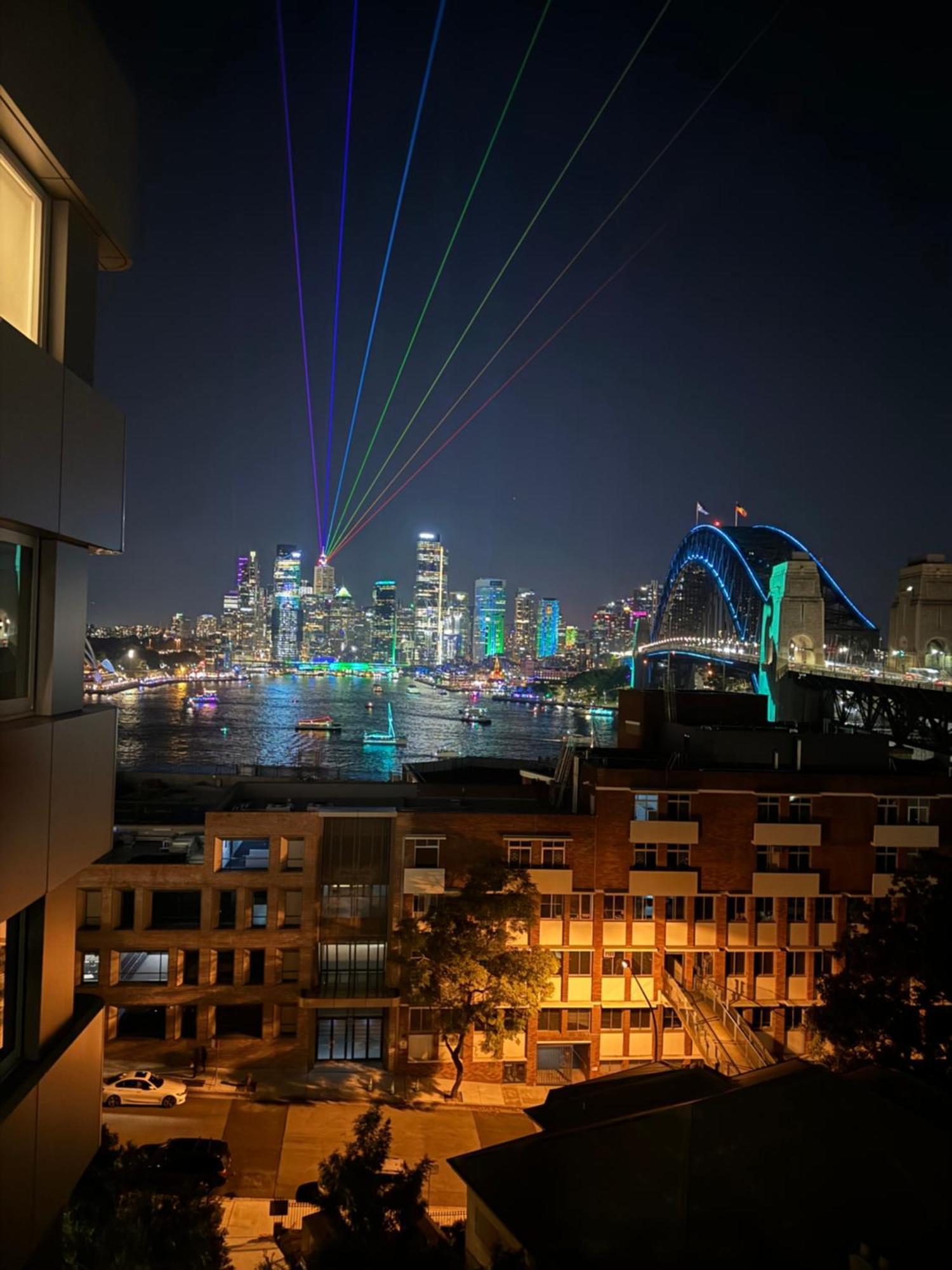 Bridge View 2 Bed Apt At Kirribilli