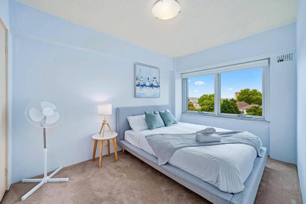 Bridge View 2 Bed Apt At Kirribilli *