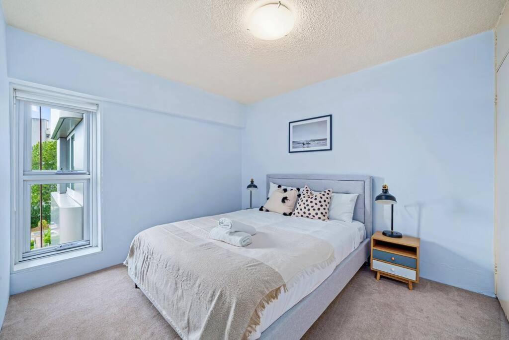 Bridge View 2 Bed Apt At Kirribilli Apartment Sydney