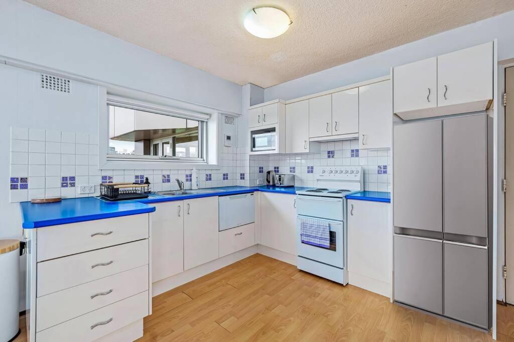 Bridge View 2 Bed Apt At Kirribilli *