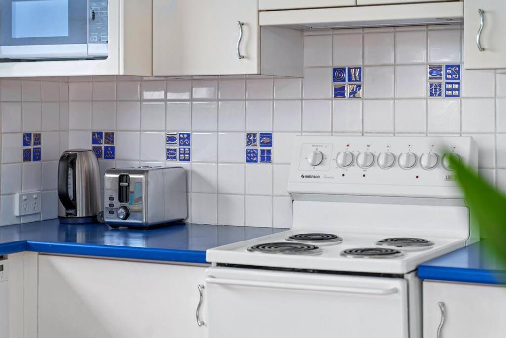 Bridge View 2 Bed Apt At Kirribilli *